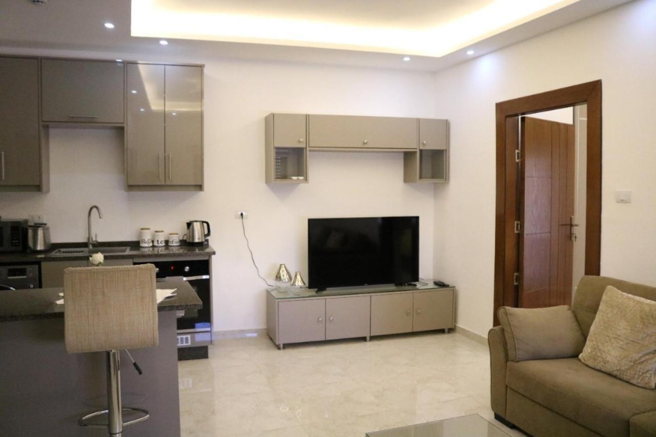 Amazing One Bedroom Apartment In Amman Elwebdah 8 Exterior photo