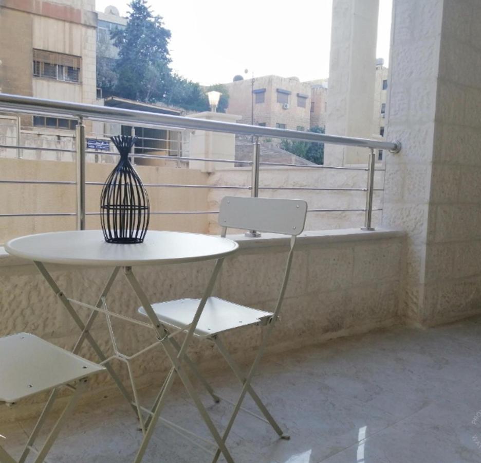 Amazing One Bedroom Apartment In Amman Elwebdah 8 Exterior photo